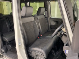 乗降がしやすい運転席。高さが調節できて小柄な方でも運転しやすいポジションをとることができます。