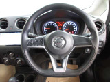 運転が楽しくなる明るく開放的な運転席まわりです。
