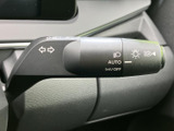 操作しやすい位置に配置されたウインカーレバーです。スムーズな操作で、安全な運転をサポートします。
