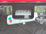 【スズキ セーフティサポート】走行中に前方の車両等を認識し、衝突しそうな時は警報とブレーキで衝突回避と被害軽減をアシスト。より安全にドライブをお楽しみいただけます。