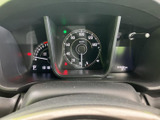 視認性の高いメーターで、運転に必要な情報を的確に把握できます。運転状況を常に把握し、安全運転をサポートします。