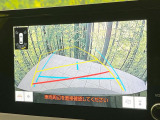 【バックカメラ】駐車時に後方がリアルタイム映像で確認できます。大型商業施設や立体駐車場での駐車時や、夜間のバック時に大活躍!運転スキルに関わらず、今や必須となった装備のひとつです!