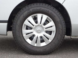 【タイヤ】【純正15インチホイール】《195/80R15 107/105QLT》ホイールキャップ付き