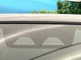 【スマートアシスト】走行中に前方の車両等を認識し、衝突しそうな時は警報とブレーキで衝突回避と被害軽減をアシスト。より安全にドライブをお楽しみいただけます。