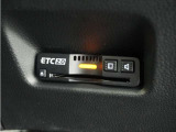 ◆ETC2.0装着◆進化したドライブ体験。料金収受システムだけだったETCが生まれ変わって、高速道路を賢く使うETC2.0に進化しました。多彩な情報サービスが便利で快適なドライブ体験を提供します。