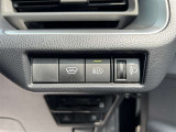 オートマチックハイビームとは、先行車や対向車のライトを認識し、ハイビームとロービームを自動で切り替える機能です。夜道の視界を確保します。詳細は販売店スタッフまでおたずねください。
