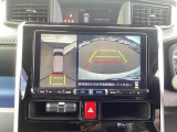 バックギアに入れますとご覧のような画像に自動的に切り替わります。車庫入れ時に役立ちます。