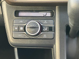 オートエアコンです。オートのボタンを押してダイヤルで室内温を設定していただくと、風量などが自動で調節され、快適な室内温を保ちます♪