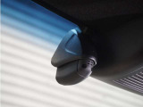 ◆ドライブレコーダー◆映像・音声などを記録する自動車用の装置です。 もしもの事故の際の記録はもちろん、旅行の際の思い出としてドライブの映像を楽しむことができます。