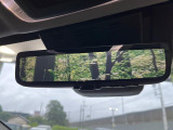 【デジタルインナーミラー】後席の大きな荷物や同乗者で後方が確認しづらい時でも安心!カメラが撮影した車両後方の映像をルームミラー内に表示。クリアな視界で状況の確認が可能です!