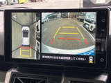 後方の状況を画面で確認できるので、狭い場所での駐車も安心です。安全な運転をサポートする頼もしい機能です。
