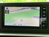 見やすい地図画面で、スムーズなナビゲーションを実現します。初めての場所でも安心して運転できます。運転をサポートします。