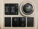 プッシュボタンスタートなどのスイッチ類は集約されていますので扱いやすいですよ♪