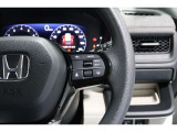 Hondaセンシングの機能のひとつ、アダプティブクルーズコントロール付!アクセルから足を離しても設定したスピードと前車との車間を保ち走行してくれます!車線維持もアシスト☆高速道路で疲労軽減ですね☆