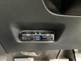 ビルトインタイプの【ETC】で見た目もスッキリ。高速道路の利用にとても便利です。