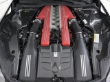 搭載された6.3L・V12自然吸気エンジンは740馬力(カタログ値)を発揮します。