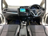 【前方視界】開放的な前方視界!運転がしやすく疲れにくいです♪窓が大きく、見通しがとっても良いおクルマですよ♪