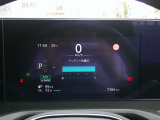 車両状態や走行道路の時速表示等のインフォメーションが備わっていますスピードメーターは上質なデザインとなっております。