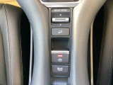 スマートな電子制御式パーキングブレーキに加え、渋滞時などでブレーキペダルから足を離しても停車を維持するオートブレーキホールド機能により、運転がより快適になります。