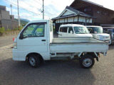 登録から15年以内又は走行15万km内のお車には1年間、距離無制限のACE保証を(無料)お付けします。保障内容を充実したい方、長期保証をお考えの方には購入車両に最適な保障(有償)をご提案させていただきます。