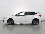 中古車だからこそオススメのボディーコーティング!!ボディ全体を磨く下地処理から丁寧に行い、細かい傷や水垢等の汚れを奇麗にしてから施工いたします!!ビフォー・アフターがハッキリとお判りいただけます!