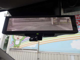 スマートルームミラー画像になります。リアシートに人が乗ってる時やトランクに荷物がたくさん積んでルームミラーが使えないときに便利なオプションです!