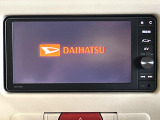 【純正ナビ】人気の純正ナビを装備しております。ナビの使いやすさはもちろん、オーディオ機能も充実!キャンプや旅行はもちろん、通勤や買い物など普段のドライブも楽しくなるはず♪
