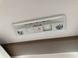 万が一の緊急時にオペレーターへ接続できるSOSコールボタンと、LEDルームランプ、マップランプが一体となったユニットです。