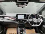 インパネ周りはこのように機能的にまとまっています。室内もキレイです。