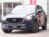 KF型CX-5のフロントデザインと車両全体を確認できます。