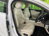 『輸入車ならではの洗練されたインテリア!英国らしい気品高いインテリアに仕上がっております!また、『インテリアガード』も扱っています。詳しくは店頭スタッフまで♪