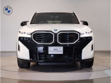 【キドニーグリル】BMWは約90年もの間、ほぼ全ての車両にひと目でBMWだと分かるこの特徴的なフロントグリルが備えられ、デザイン・アイコンとして親しまれてきました。