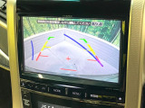 【バックカメラ】駐車時に後方がリアルタイム映像で確認できます。大型商業施設や立体駐車場での駐車時や、夜間のバック時に大活躍!運転スキルに関わらず、今や必須となった装備のひとつです!