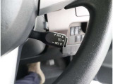《クルーズコントロール》高速道路でアクセル操作なしでも車が自動でスピードを保ってくれる機能です。操作さえ覚えてしまえば、長距離の高速は楽々走れます!