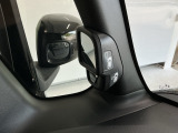 停車時や発進時、対向車とのすれ違いや路肩に寄せる時など、車両左側前方を確認するときに役立ちます♪
