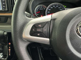 ステアリングスイッチ装備!運転しながら手元でオーディオの操作などができます。