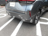 障害物を感知するセンサー付きです。狭い場所や暗いところで運転者が見落としてもブザーで知らせてくれます。