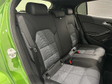 ナンバー付きの車両は公道試乗可能です(登録済未使用車など一部除く)。また、取り回しの確認など、広い場内でご試乗も可能です。お気軽に申し付けください。