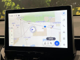 【10.5インチナビ】高級感とインパクトのある大画面ナビを装備。各種オーディオ操作はもちろん、スマホ連携もできる利便性の高いナビです♪