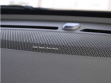 【harman/kardon】世界のオーディオファン垂涎のプレミアムサウンドシステムを搭載。原音に近い音場空間を忠実に再現。乗る人すべてに最良の音響体験を提供します。