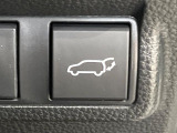 【パワーバックドア】スマートキーや運転席のボタンを押すだけでリアゲートが自動で開閉します!荷物を持っている時や、高い位置にあるバックドアを閉める際に便利な機能です♪