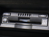快適エアシート&シートヒーターを装備しています!高級車ならではの装備です!シートが暖まる機能!シートから冷風が出る機能!どちらも付いています!!寒い冬も、暑い夏も快適にご乗車頂けます!!