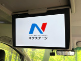 【フリップダウンモニター】大画面モニターで後席でもエンタメをお楽しみいただけます。小さなお子様にも大人気の装備です♪