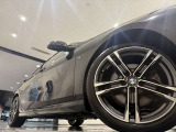サービスにはドイツ本国と同様に教育と訓練を受け、BMWを知り尽くした「マイスター」が数多く在籍しております。360度による納車前点検整備で、お客様に安心と安全をお届けいたします。