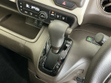 発進時から滑らかに加速する無段階変速のCVTはストップ&ゴーの多い街の中も快適です