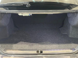 積み下ろしのしやすいデッキにはたっぷりと荷物を積み込んでいただけます。遊びから仕事まで、様々なシーンで頼れます♪