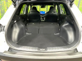 後席を格納すると、これだけの広さが!シーンに合わせたシートアレンジで、大きな荷物も積むことが出来ます♪