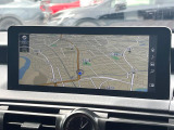 【メーカー純正ナビ】インテリアに溶け込むスタイリッシュな「専用設計」メーカーナビを装備♪視認性や操作性など基本性能にも優れ、より上質なカーライフをお楽しみいただけます。