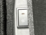 【シートヒーター】寒い日に重宝するシートヒーター!エアコンより早く温まってくれるので寒がりの人も安心ですね♪エアコンの温風は乾燥するから苦手、という方にもをおすすめです。