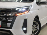 LEDヘッドライトです。デザイン性がよくとても明るいので、夜間の走行や悪天候でも安心です。しかも長寿命!